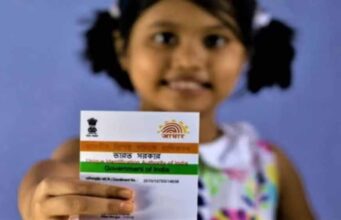 क्या घर बैठे अपडेट हो सकता है बच्चे का आधार? जानें नया तरीका, जब ऐप में न मिले सुविधा