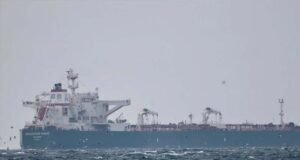 अमेरिका का ईरानी टैंकर पर धावा, हिंद महासागर में 3 जहाजों की घेराबंदी के बाद तनाव बढ़ा