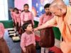 आधुनिक विज्ञान से जुड़ रहे परिषदीय बच्चे, Yogi Adityanath सरकार की नई पहल चर्चा में