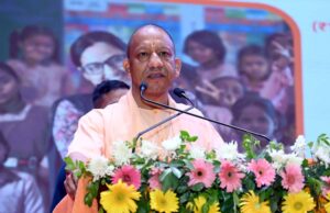 गोरखपुर के तारामंडल क्षेत्र में वाटर बॉडी पर 14.33 करोड़ रुपये की लागत से बने टू-लेन ब्रिज का लोकार्पण किया सीएम योगी ने