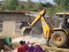 डबरीपानी में कार्रवाई शुरू: बुलडोजर से महामाया पहाड़ के अतिक्रमण हटाए जाएंगे, पुलिस बल मौजूद