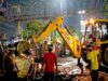 बंगाल में बुलडोजर एक्शन तेज, हावड़ा स्टेशन के बाहर अवैध दुकानों पर चला प्रशासन का डंडा