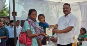 सुशासन तिहार 2026: सिमड़ा शिविर में हितग्राहियों को मिले राशन कार्ड, चेहरे पर मुस्कान