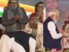 PM मोदी ने पैर छूकर आशीर्वाद लिया, माखनलाल सरकार और बंगाल की जनता पर भावुक पल