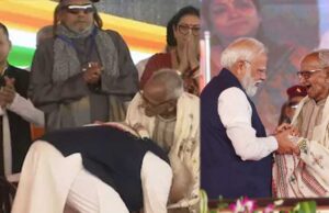 PM मोदी ने पैर छूकर आशीर्वाद लिया, माखनलाल सरकार और बंगाल की जनता पर भावुक पल