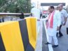 अधिकारियों और निर्माण एजेंसी को जल्द से जल्द काम पूर्ण करने के दिए निर्देश