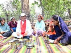 निर्माणाधीन पंचायत भवन में भोजन के साथ साथ मुख्यमंत्री साय लेते रहे योजनाओं का फीडबैक